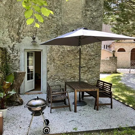 Des Canelles Nyaraló *